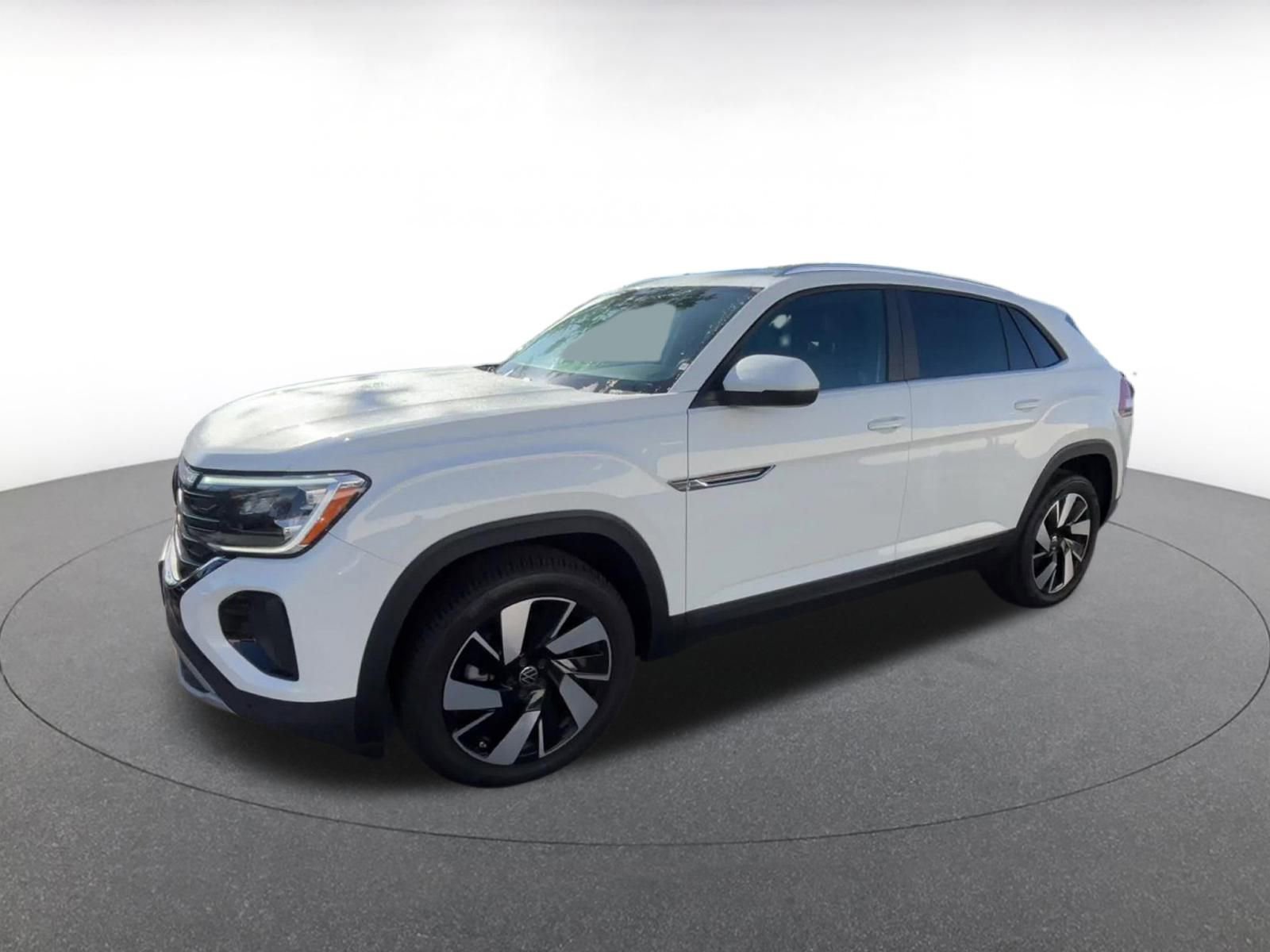 Used 2025 Volkswagen Atlas Cross Sport SE image 8