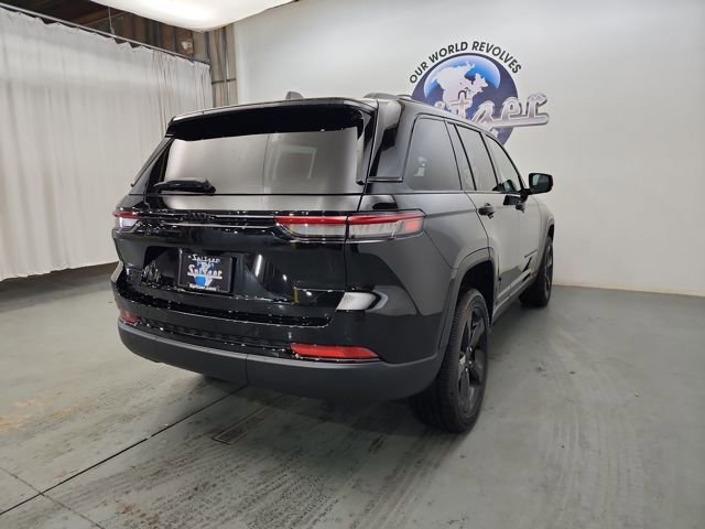 New 2025 Jeep Grand Cherokee Altitude image 9