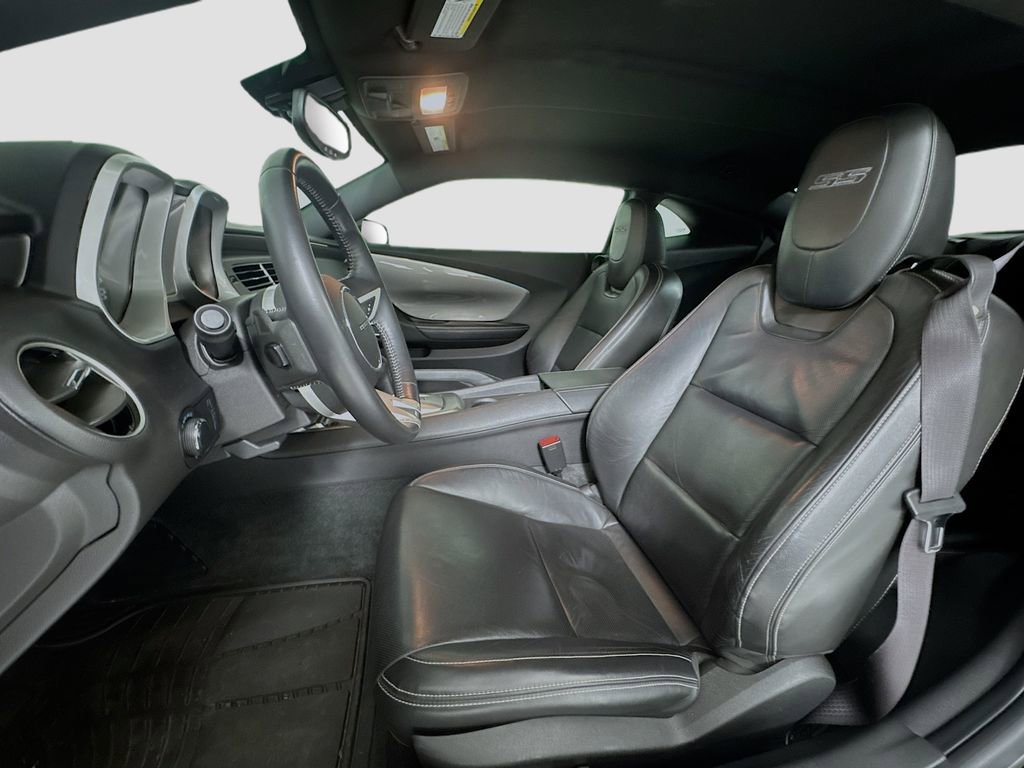 Used 2010 Chevrolet Camaro SS w/ RS Package RWD image 10