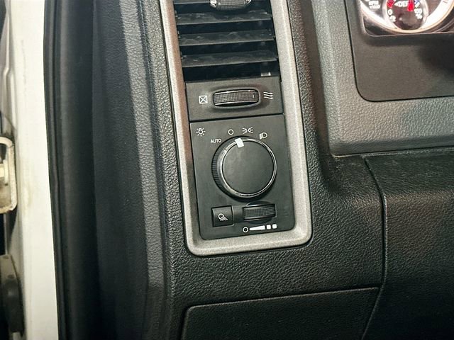 Used 2015 RAM 2500 Tradesman w/ Chrome Appearance Group image 11