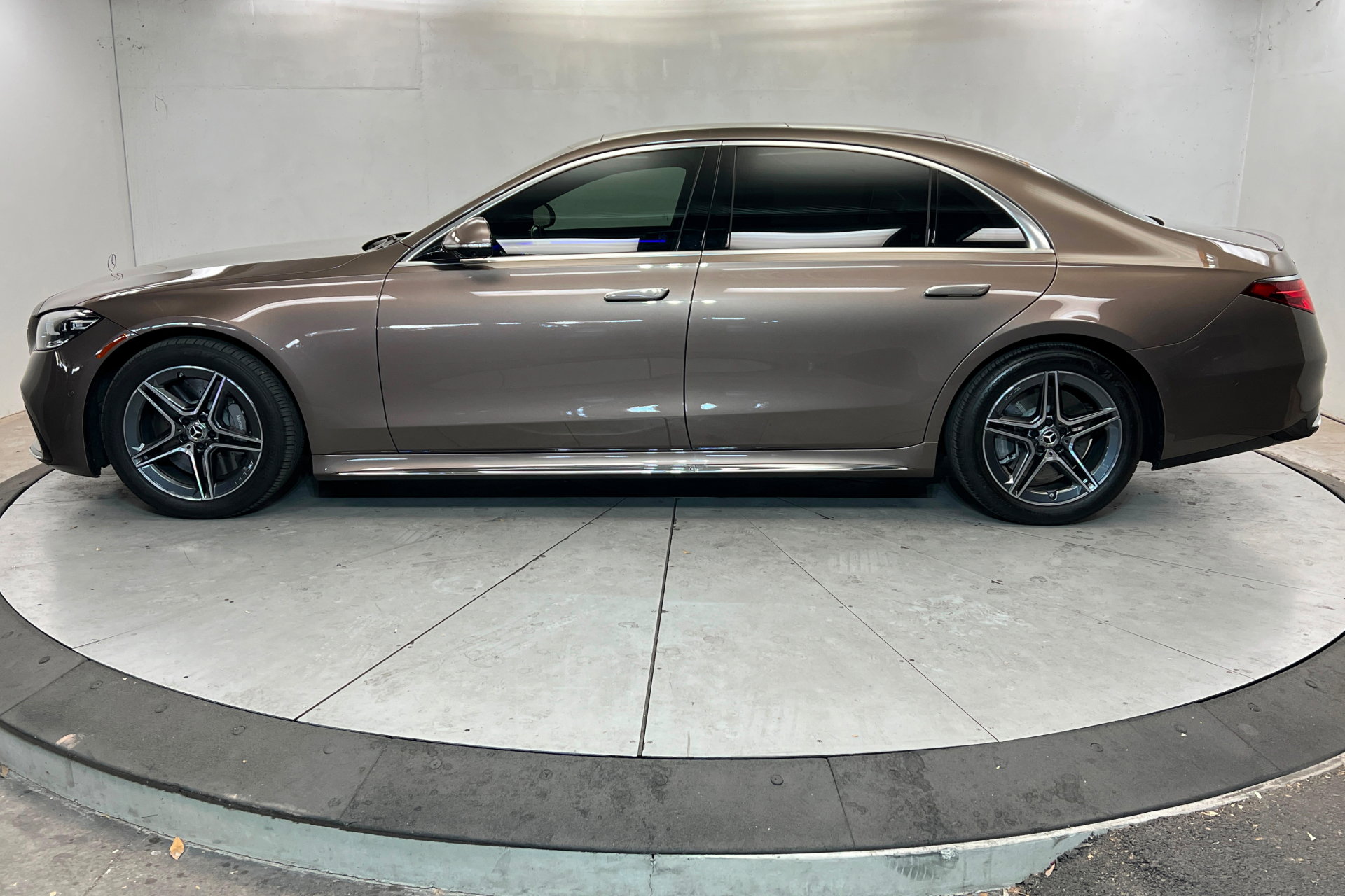 New 2026 Mercedes-Benz S 580 4MATIC Sedan image 2