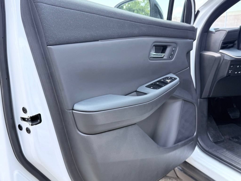 New 2026 Nissan Leaf Platinum+ w/ Cargo Package (Platinum+) FWD image 25