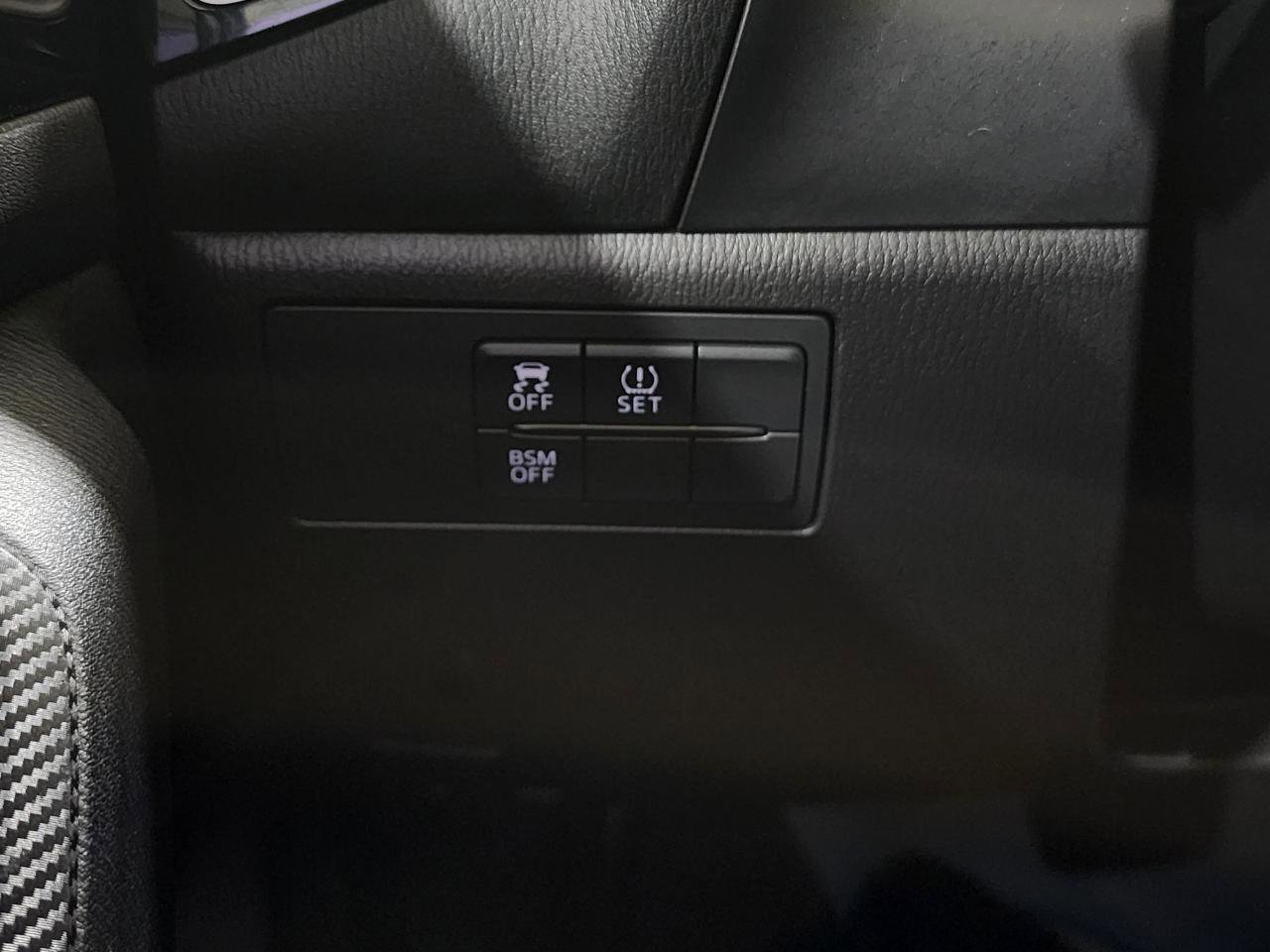 Used 2015 MAZDA MAZDA3 i Touring image 12