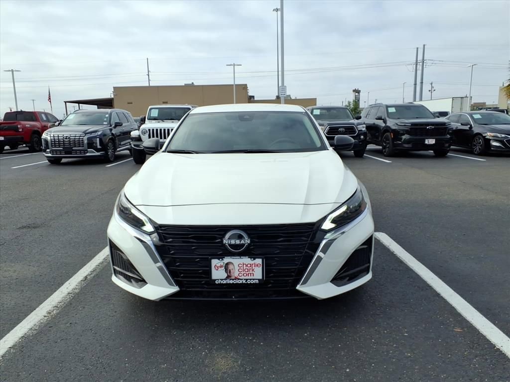 Used 2025 Nissan Altima 2.5 S image 8