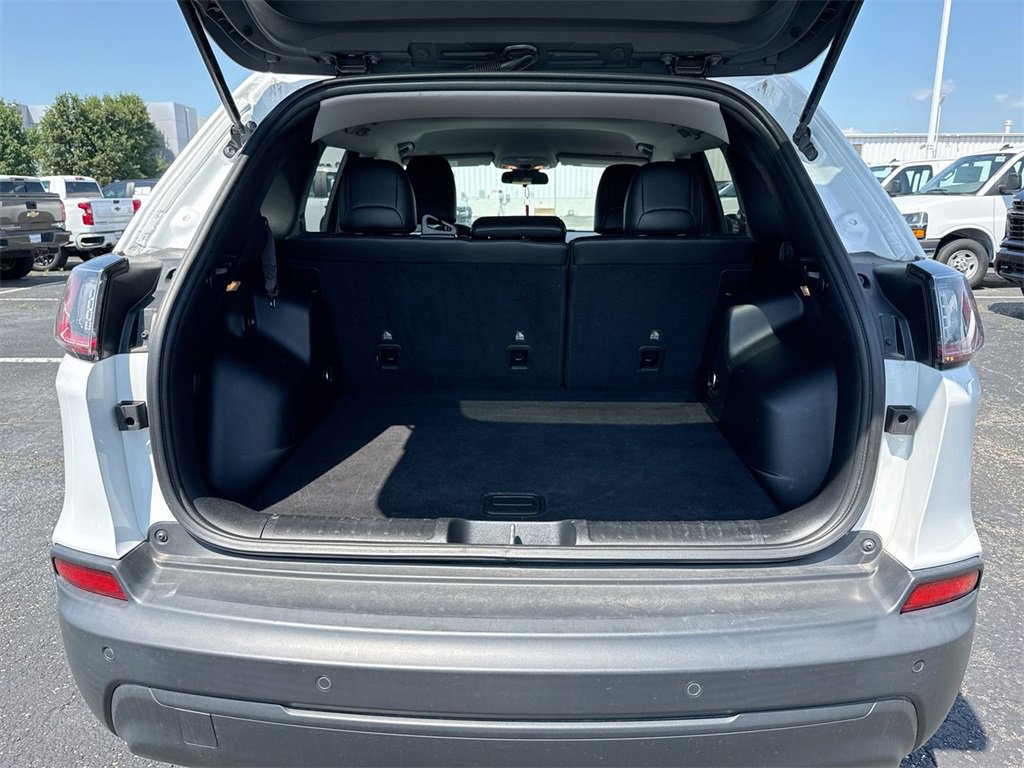 Used 2020 Jeep Cherokee Latitude Plus w/ Cold Weather Group image 24