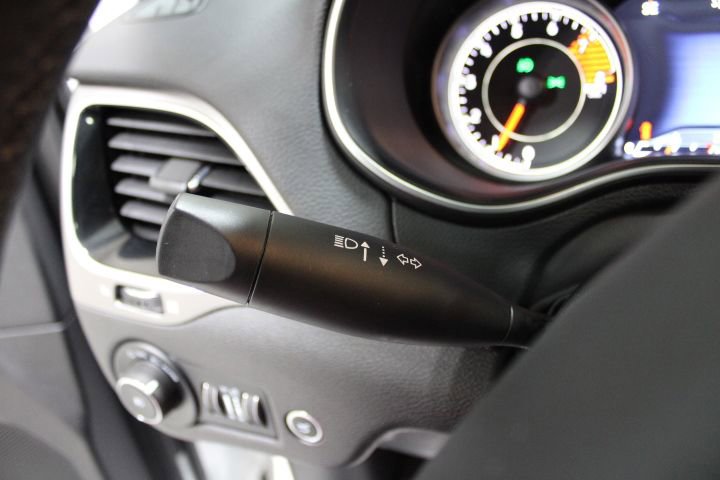 Used 2022 Jeep Cherokee Limited image 39