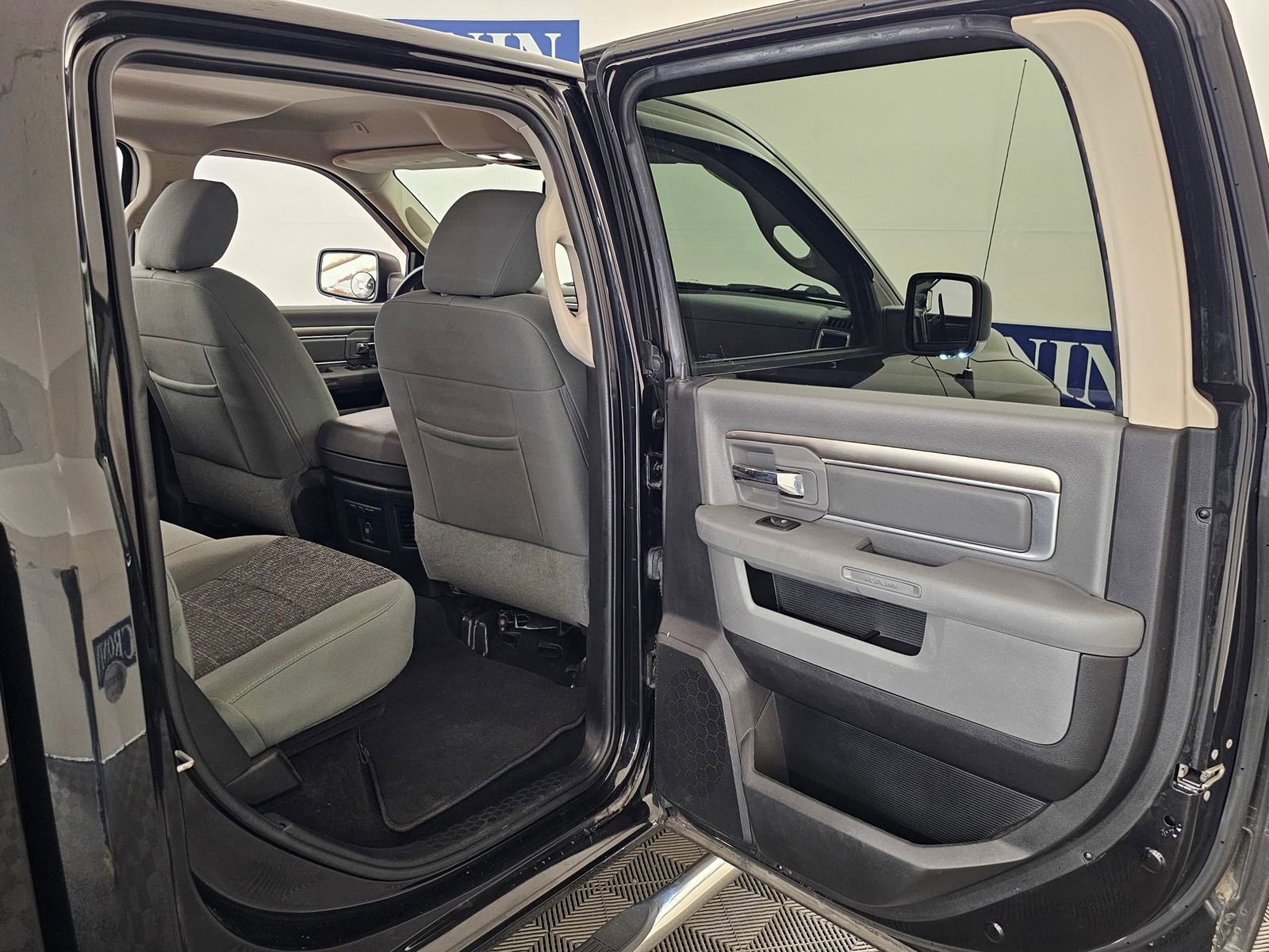 Used 2017 RAM 1500 Big Horn image 34