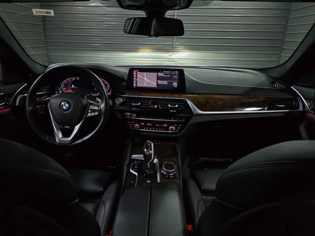 Used 2020 BMW 530i xDrive w/ Convenience Package AWD/4WD image 11
