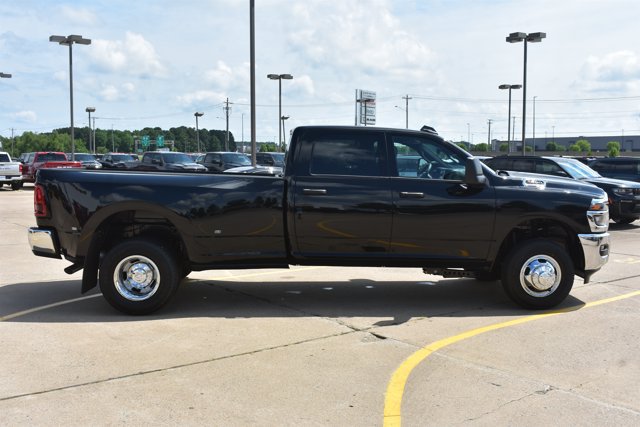 New 2026 RAM 3500 Tradesman w/ Chrome Appearance Group A AWD/4WD image 4