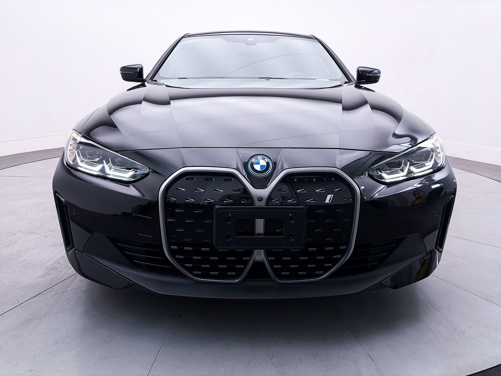 Used 2023 BMW i4 eDrive35 w/ Premium Package RWD image 12