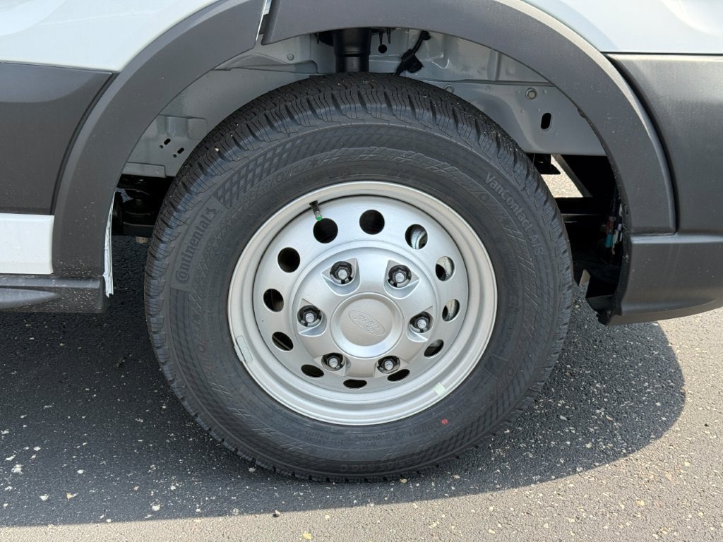 New 2026 Ford Transit 250 148 Medium Roof RWD image 9