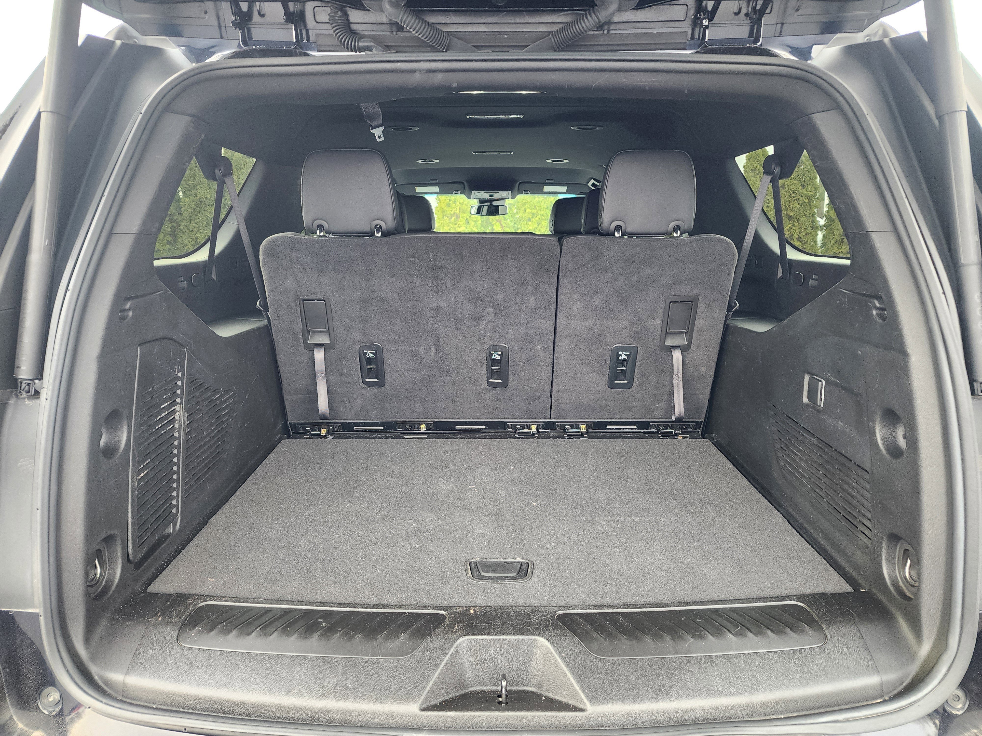 Used 2024 Chevrolet Suburban LT image 12