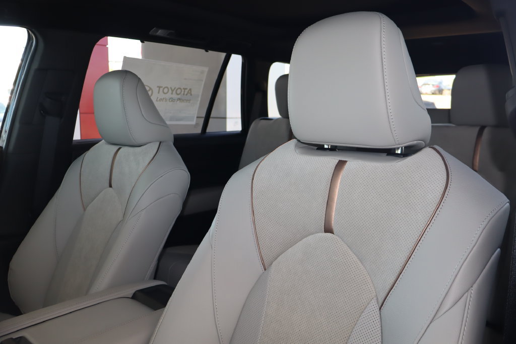 New 2026 Toyota Grand Highlander AWD Hybrid image 18