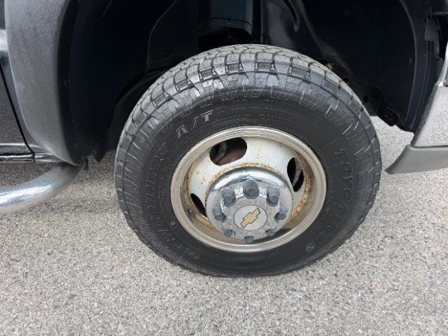 Used 2005 Chevrolet Silverado 3500 LT w/ Heavy-Duty Power Package image 19