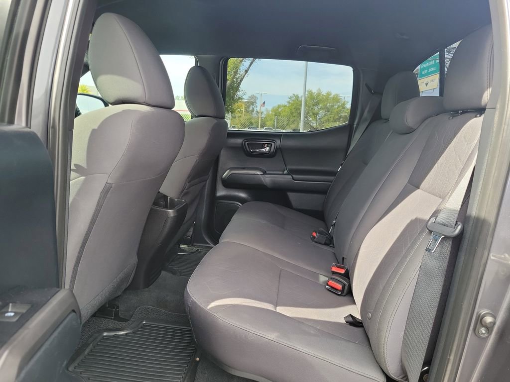 Used 2016 Toyota Tacoma TRD Sport w/ Towing Package image 12