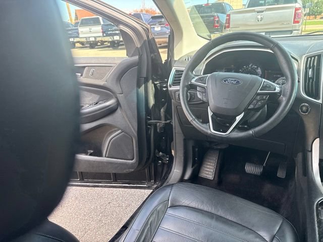 Used 2016 Ford Edge SEL w/ Equipment Group 201A AWD/4WD image 16