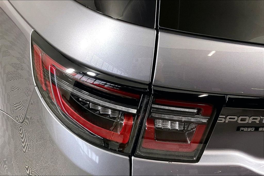 Used 2020 Land Rover Discovery Sport SE AWD/4WD image 28