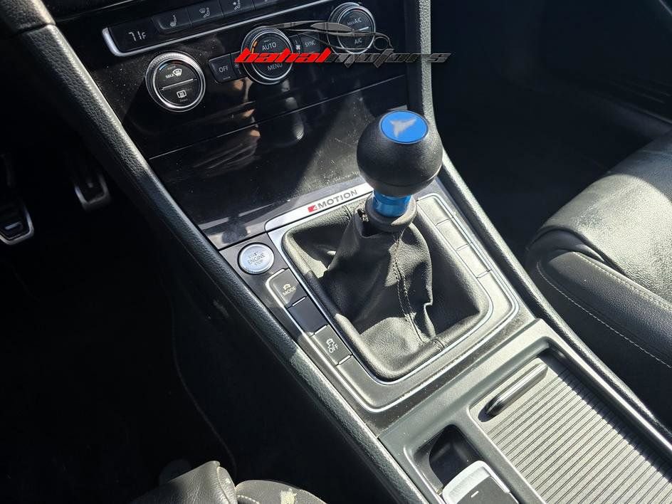 Used 2016 Volkswagen Golf R 4-Door AWD/4WD image 20