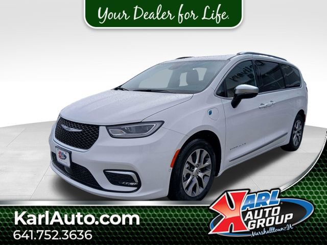 Used 2025 Chrysler Pacifica Pinnacle