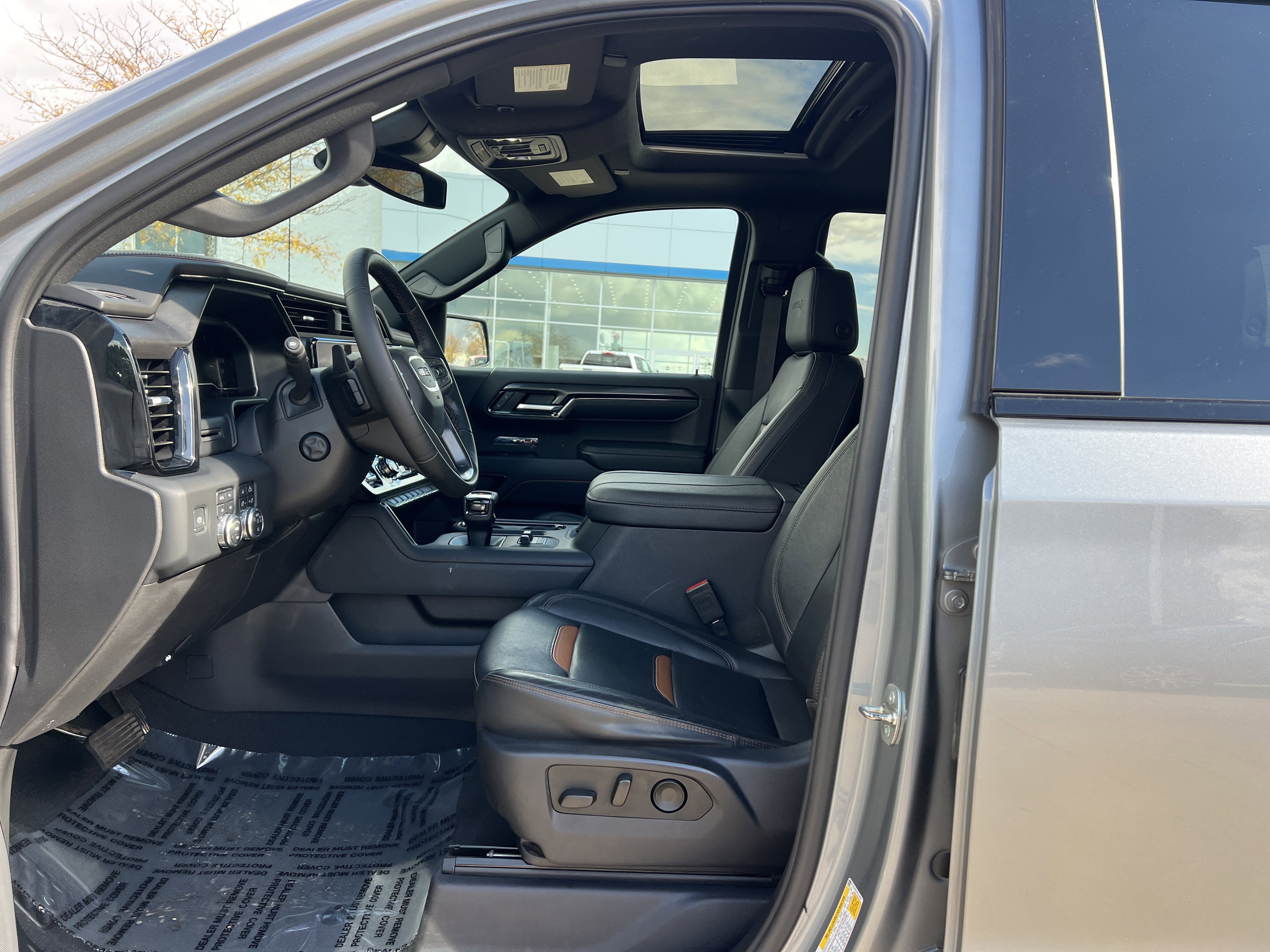 Used 2023 GMC Sierra 1500 AT4 w/ AT4 Premium Package AWD/4WD image 14