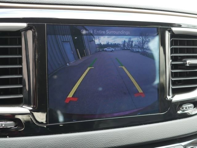 Used 2017 Chrysler Pacifica Touring-L FWD image 5