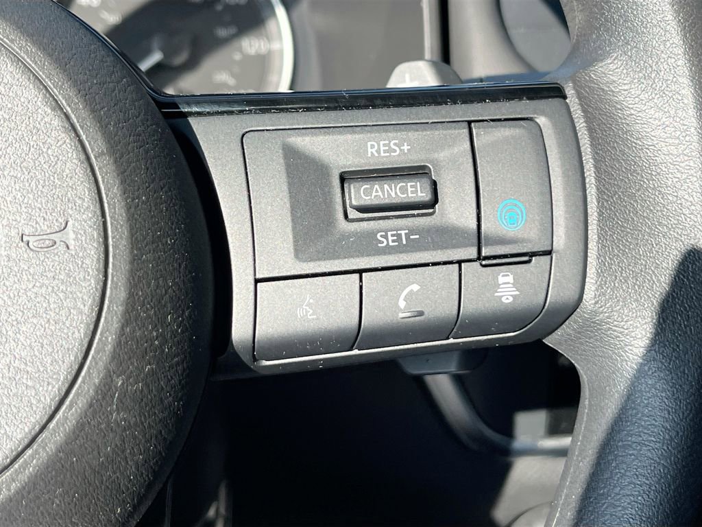 Used 2023 Nissan Rogue SV FWD image 32