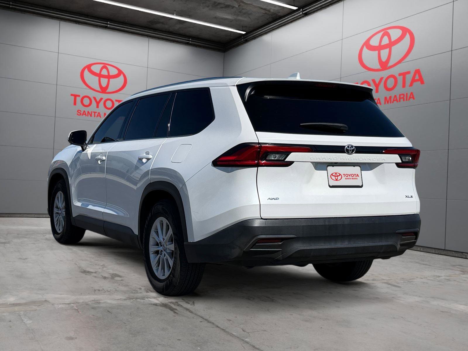Certified 2024 Toyota Grand Highlander AWD image 2