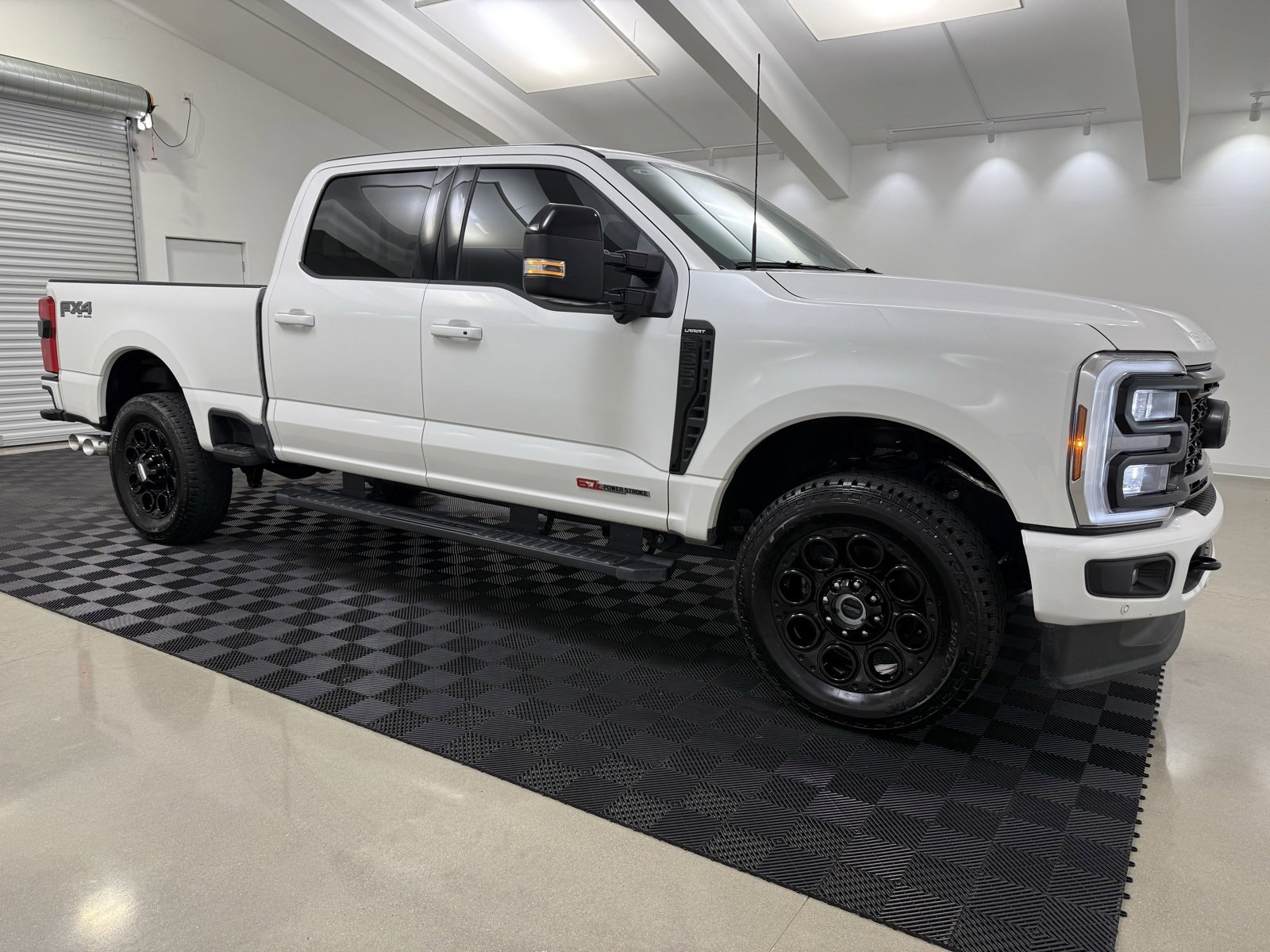 Used 2025 Ford F350 Lariat w/ Lariat Ultimate Package image 1