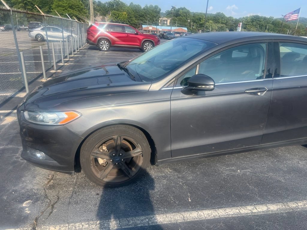 Used 2016 Ford Fusion SE FWD video 1