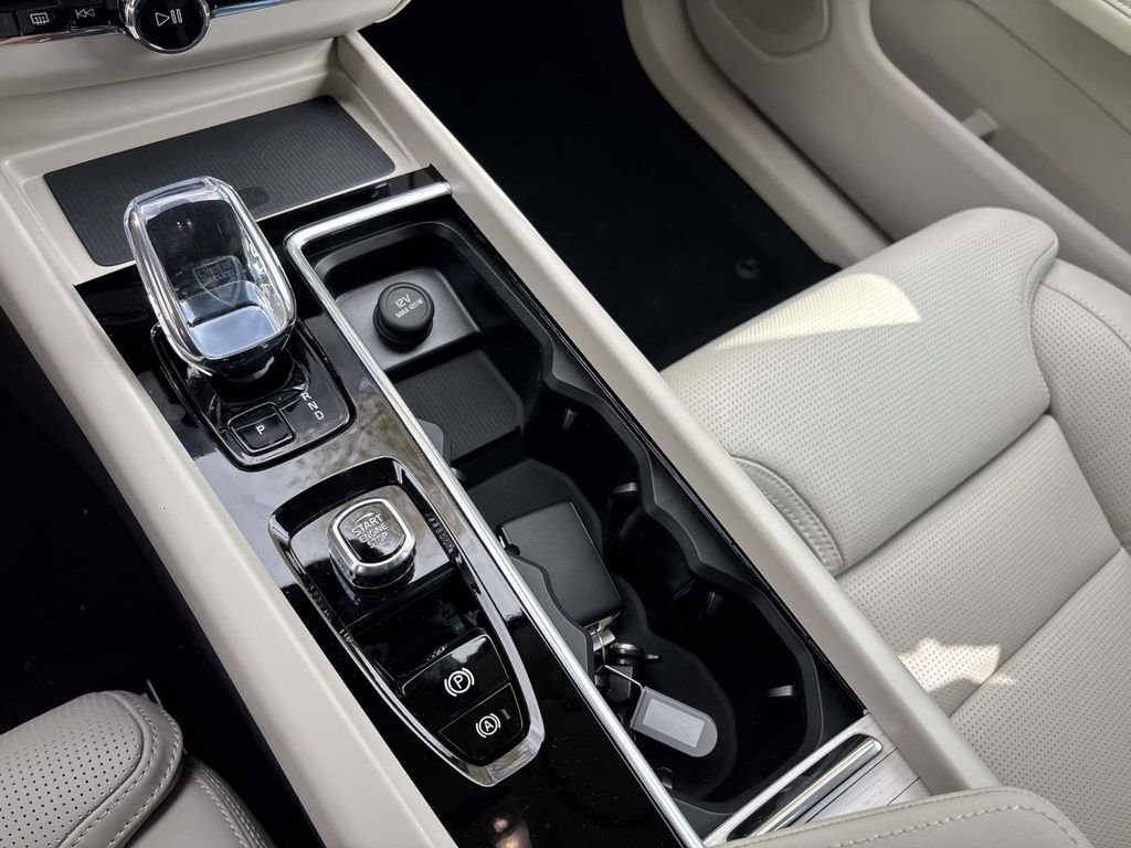 New 2026 Volvo XC60 B5 Ultra w/ Protection Package Premier image 22
