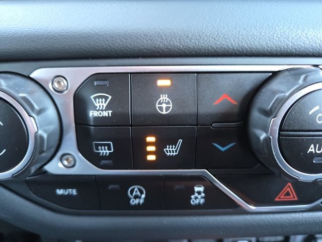 Used 2024 Jeep Wrangler Unlimited Rubicon w/ XTREMEE 35" Tire Package image 8