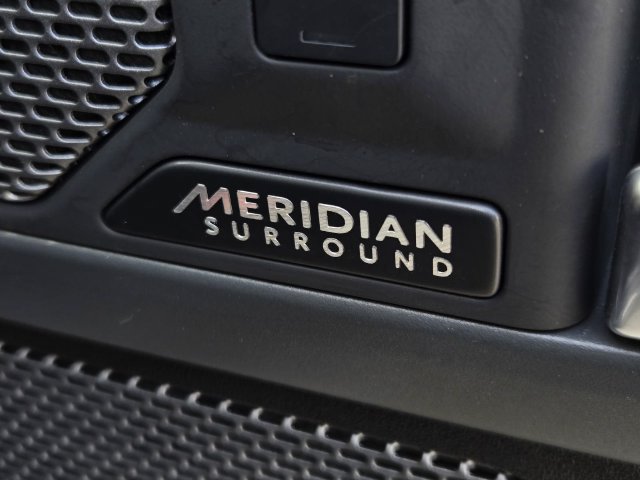 Used 2023 Land Rover Defender 110 X AWD/4WD image 9