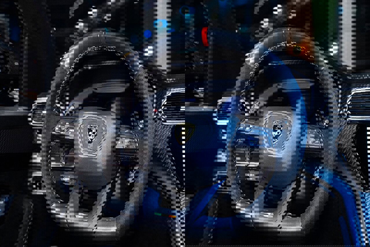 Used 2023 Lamborghini Urus Performante image 23