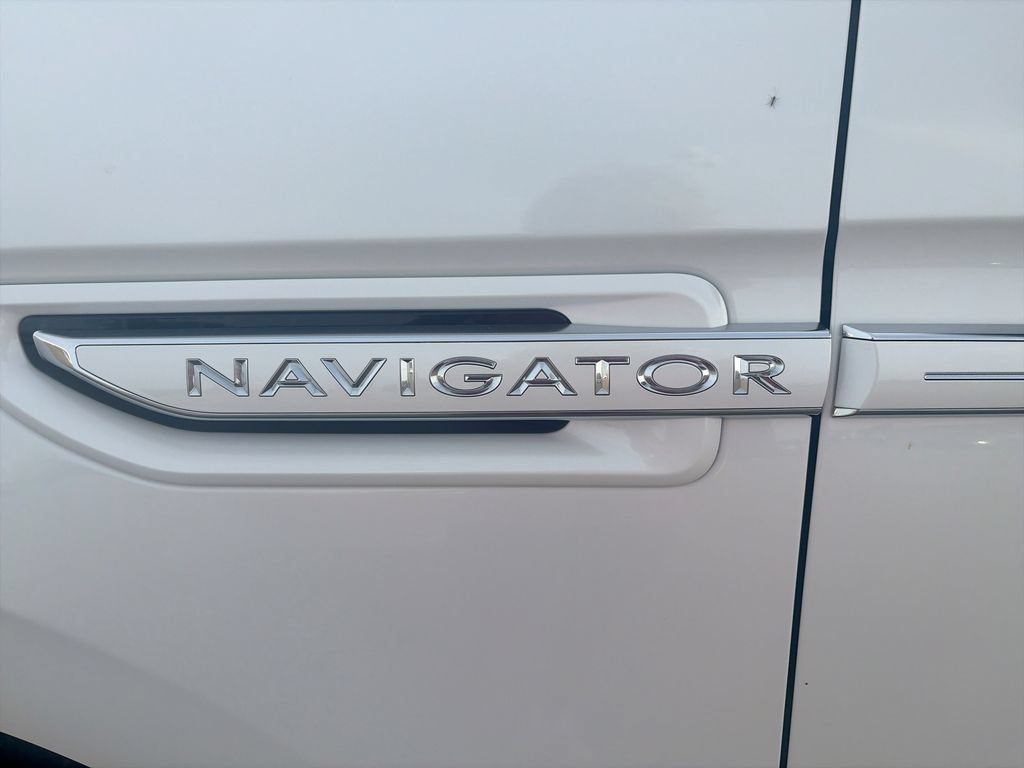 Used 2020 Lincoln Navigator Reserve w/ Equipment Group 208A Reserve AWD/4WD image 32