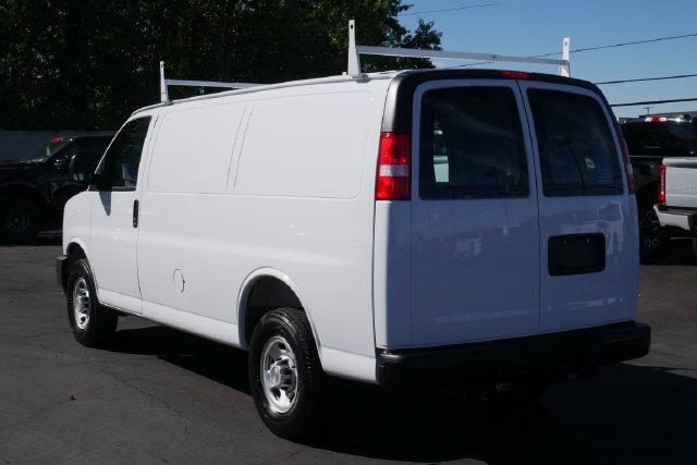 Used 2025 Chevrolet Express 2500 w/ Driver Convenience Package RWD image 8