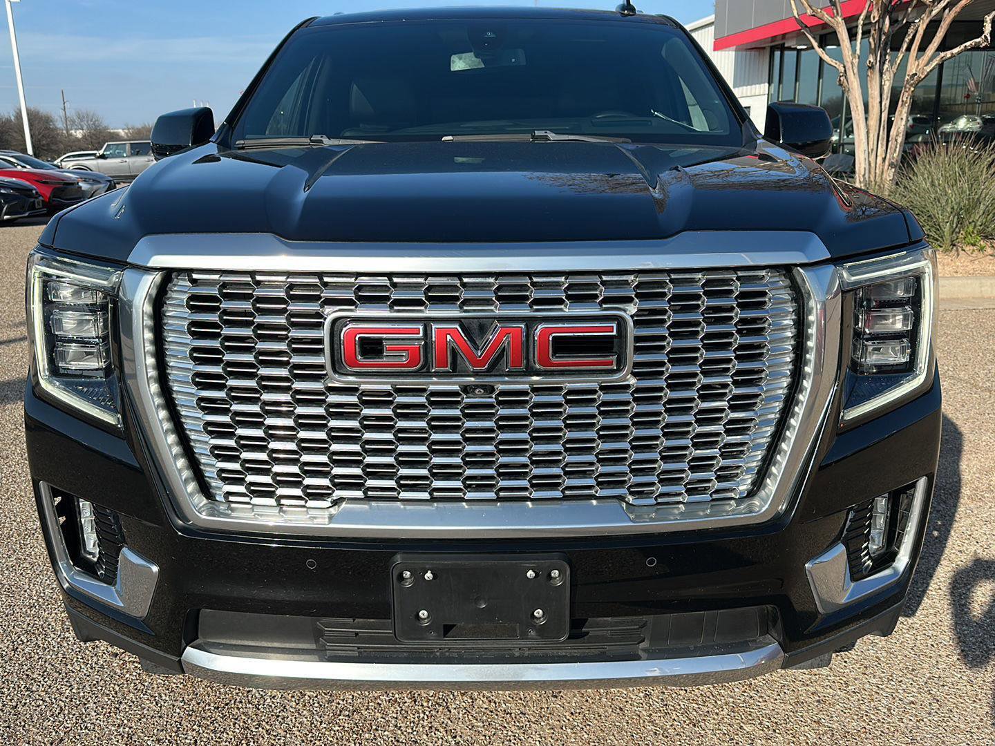 Used 2022 GMC Yukon XL Denali image 12