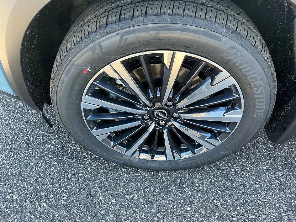 New 2026 Nissan Pathfinder Platinum image 10