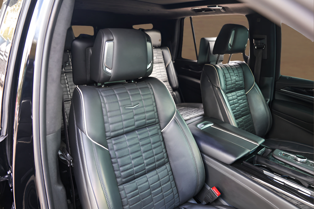 Certified 2024 Cadillac Escalade V AWD/4WD image 32