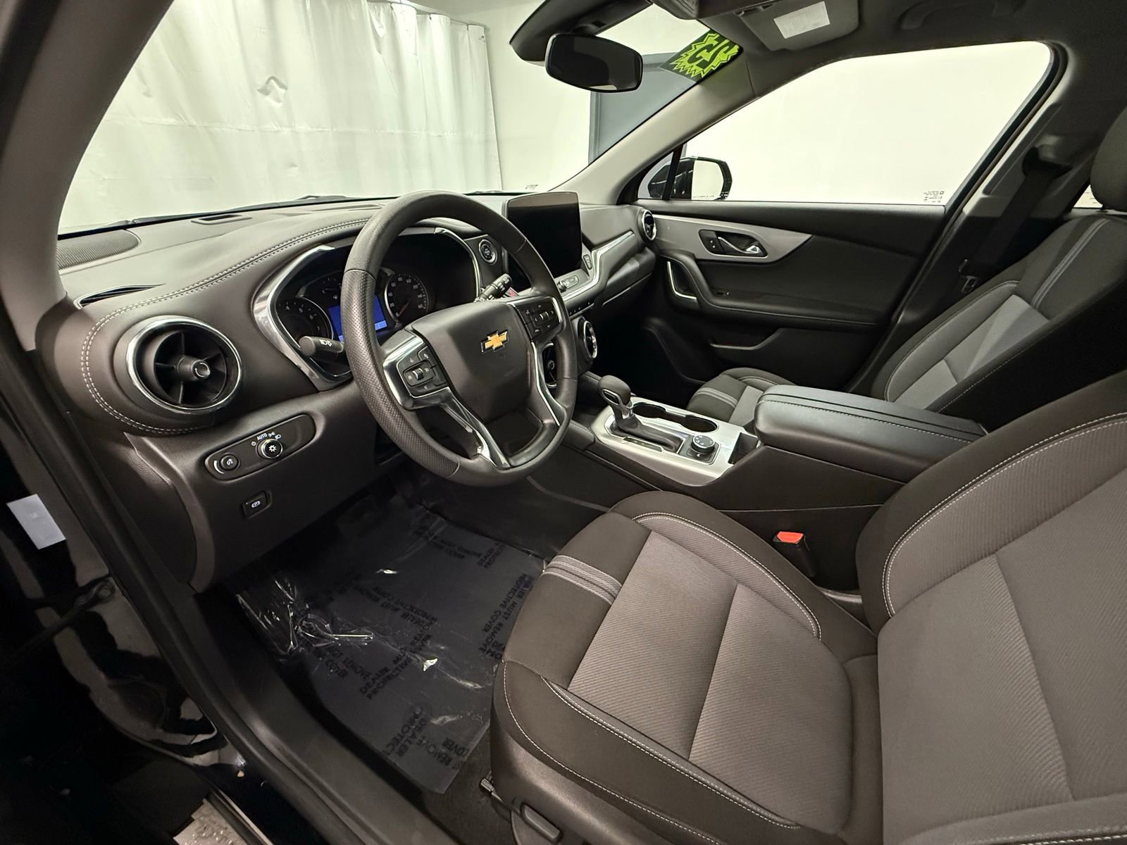 Used 2025 Chevrolet Blazer LT AWD/4WD image 11