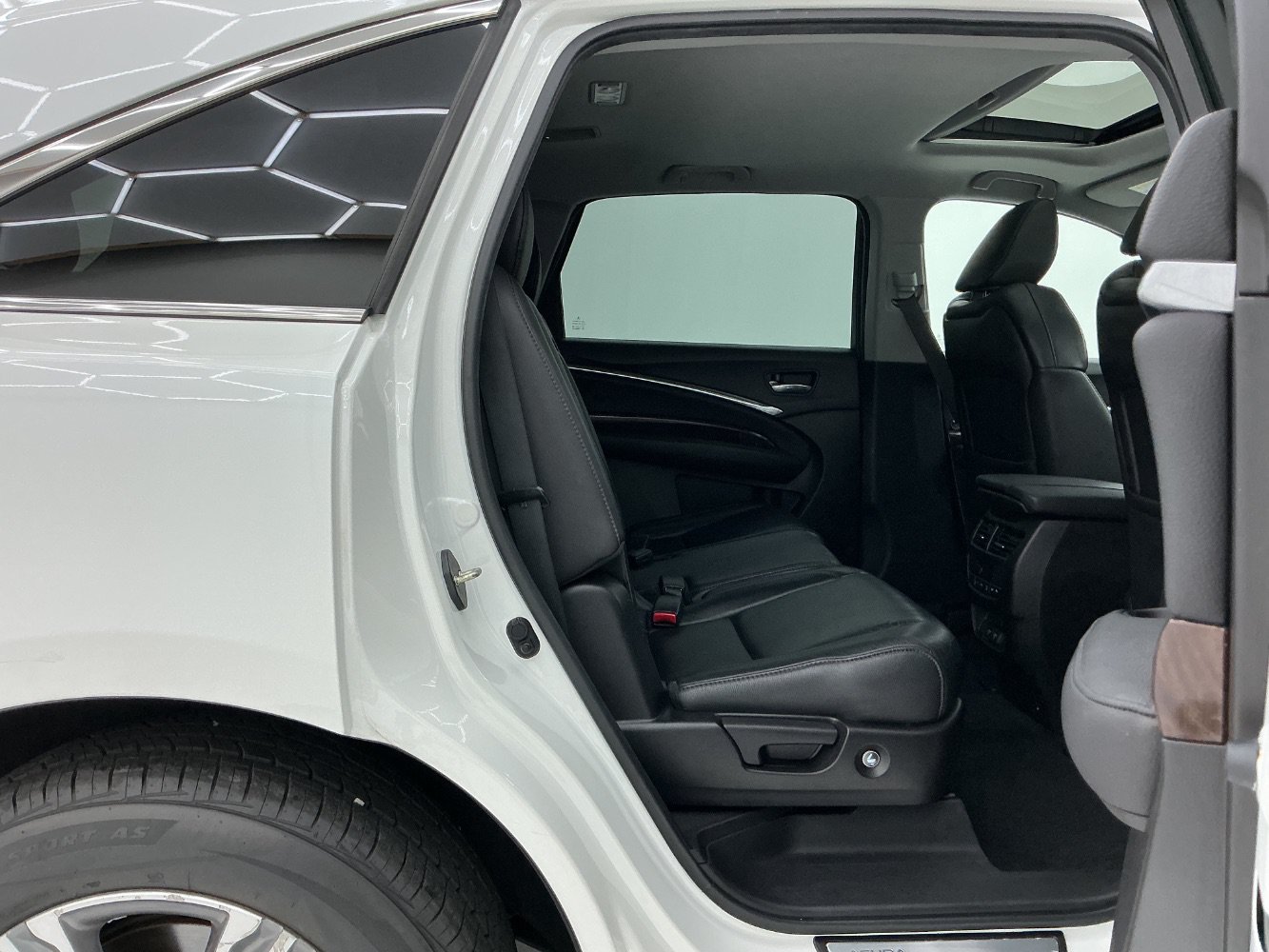 Used 2019 Acura MDX FWD image 21
