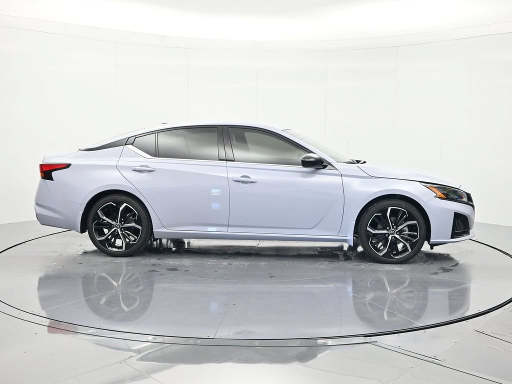 New 2026 Nissan Altima 2.5 SR FWD image 4