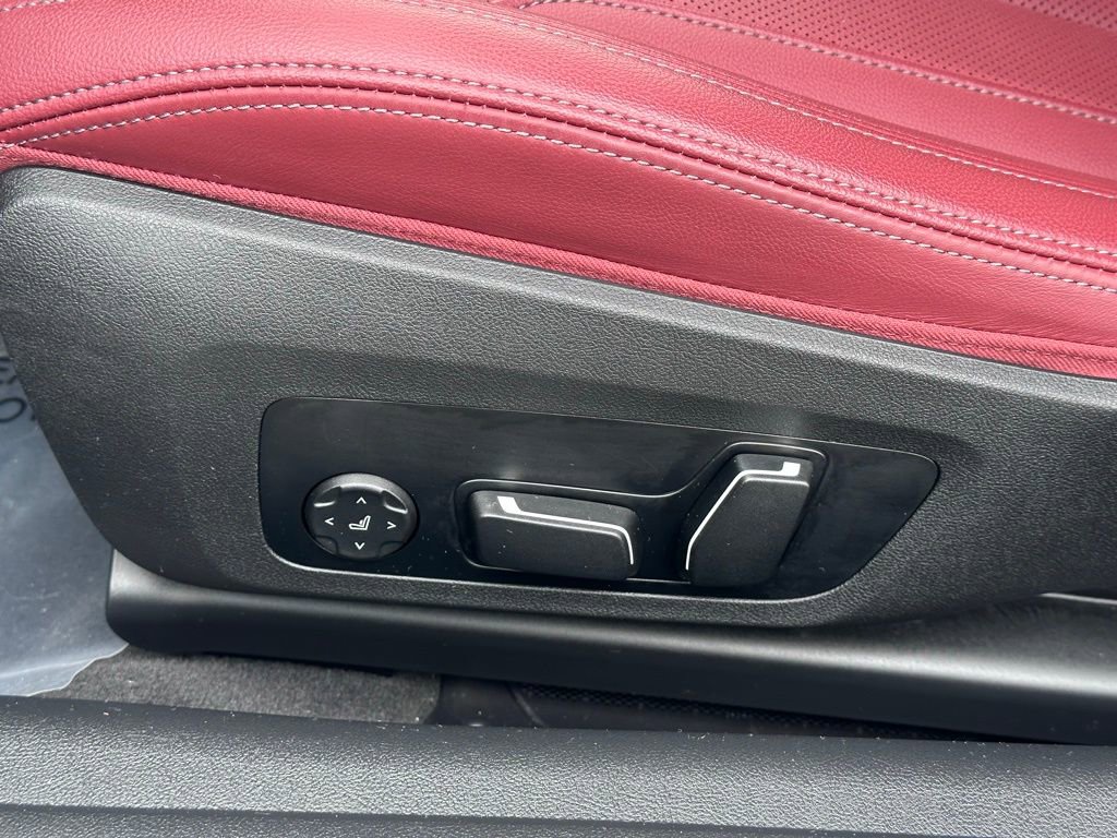 Certified 2025 BMW 440i xDrive Convertible w/ Premium Package image 13