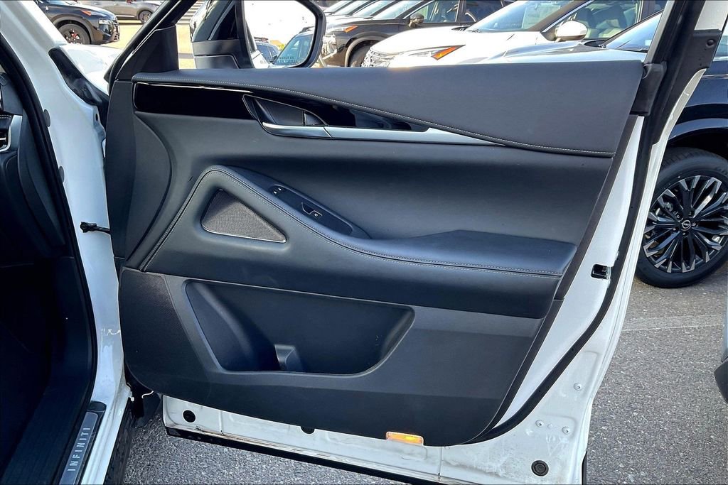 Used 2025 INFINITI QX60 Pure image 23