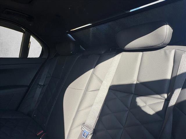 Used 2025 BMW 740i w/ Premium Package RWD image 15