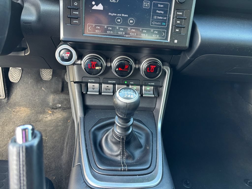 Used 2023 Toyota GR86 RWD image 12