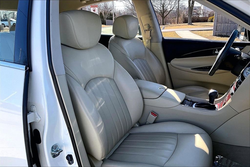 Certified 2017 INFINITI QX50 AWD w/ Premium Plus Package image 28