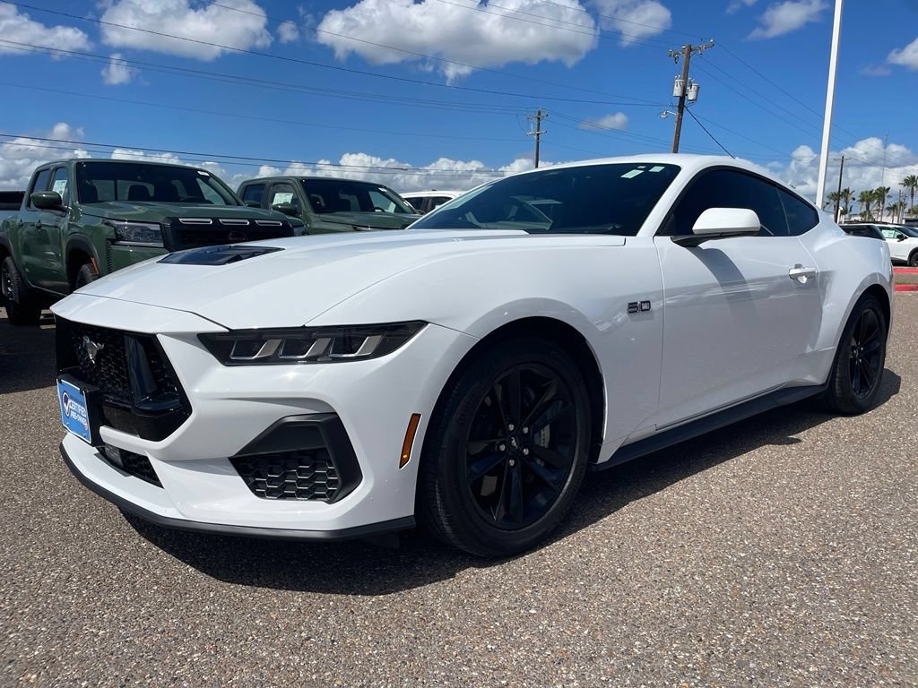 Used 2025 Ford Mustang GT RWD image 3