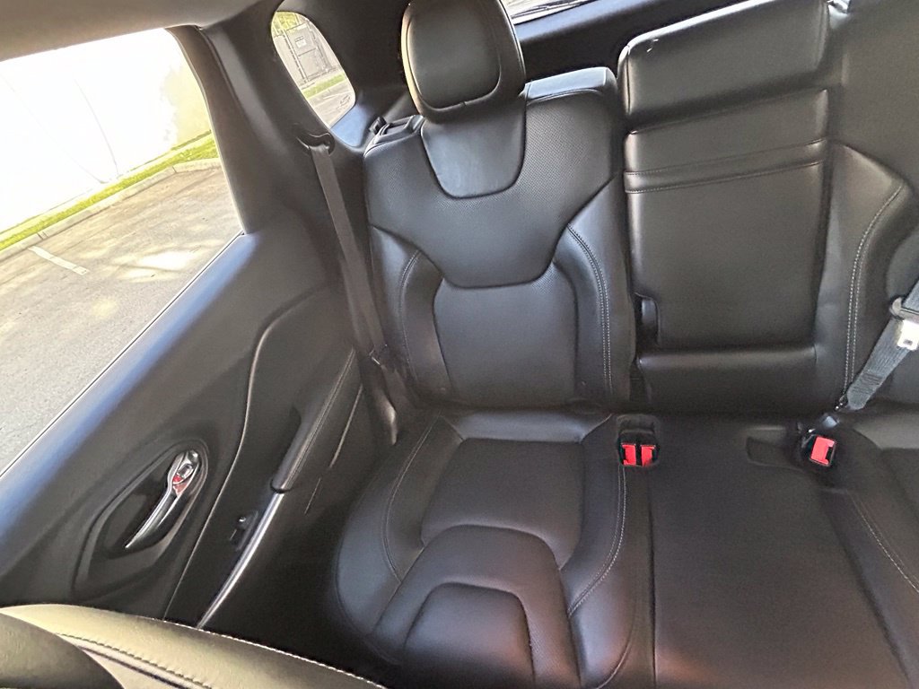 Used 2019 Jeep Cherokee Limited FWD image 13