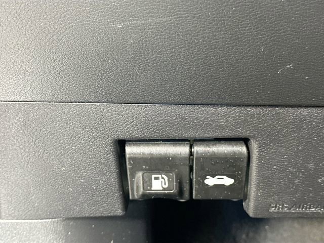 Used 2023 Nissan Versa SV FWD image 21