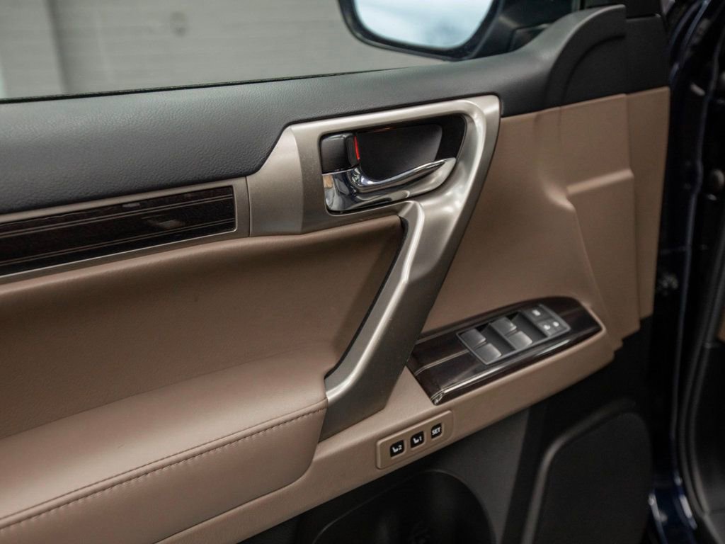 Used 2021 Lexus GX 460 Premium w/ Premium Package image 28